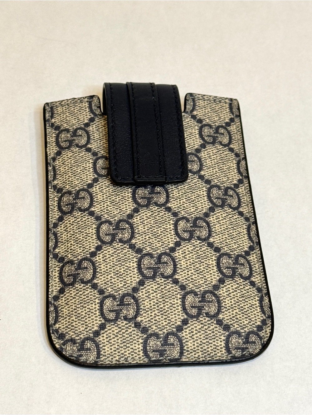 Gucci Beige & Navy GG Supreme card Sleeve